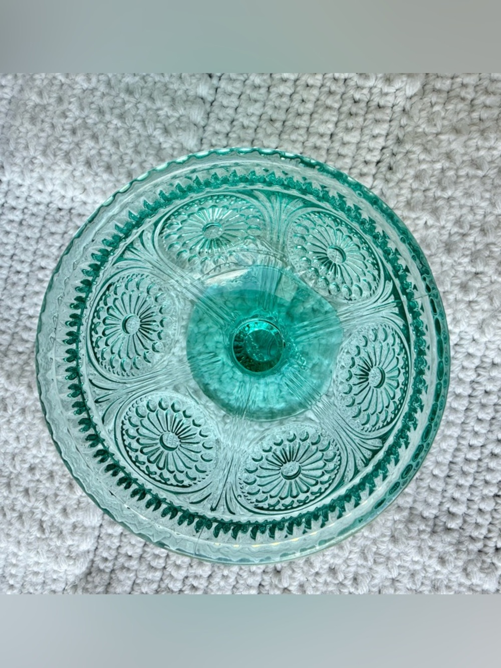 The Pioneer Woman Adeline 10-ounce turquoise glass sundae ice cream dessert cups - Picture 4 of 10